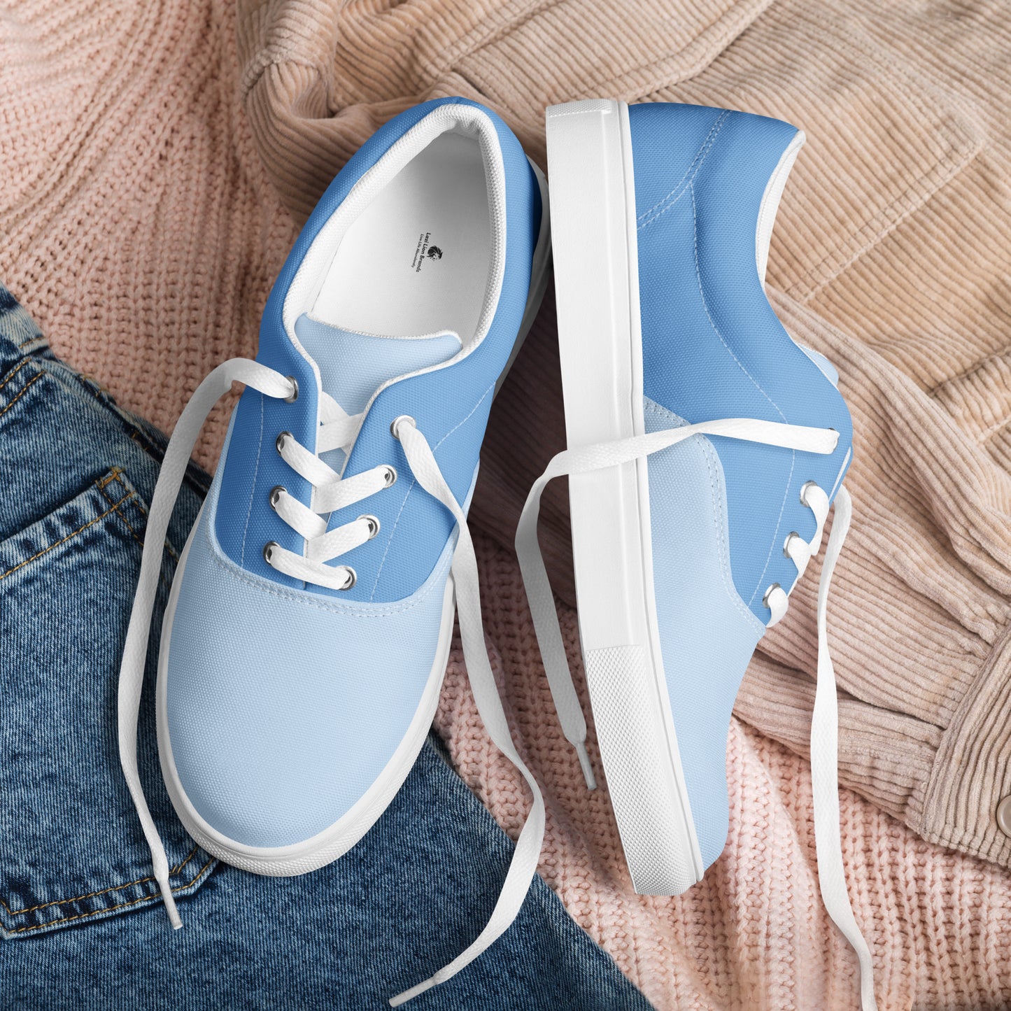 Women’s lace-up canvas shoes