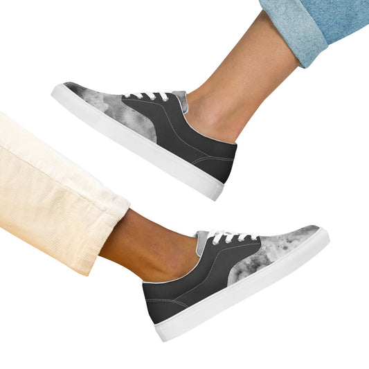 Women’s lace-up canvas shoes