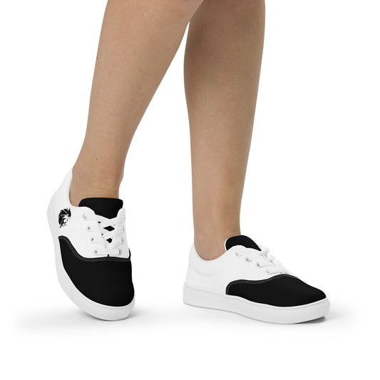 Women’s lace-up canvas shoes